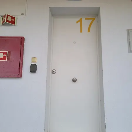 Apartment Home 17 *